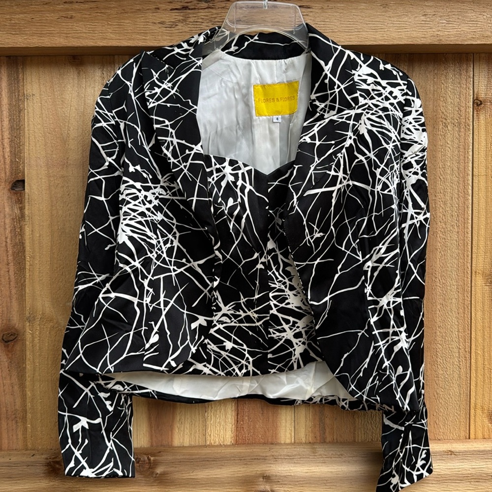 Flores & Flores Matching Black and White Silk Jacket w/ Spaghetti Strap Top Sz 6